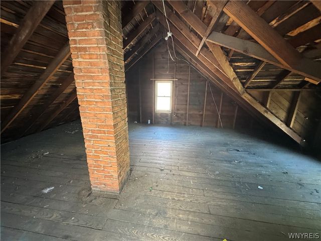 2205 La Salle Avenue, Niagara Falls, NY 14301