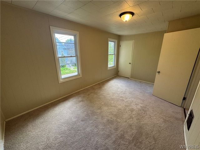 2205 La Salle Avenue, Niagara Falls, NY 14301
