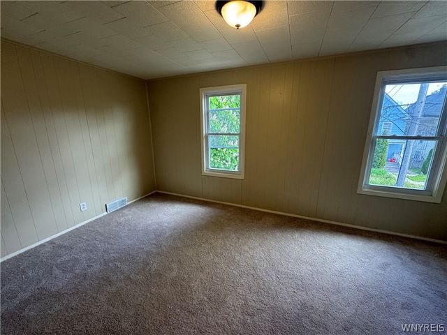 2205 La Salle Avenue, Niagara Falls, NY 14301