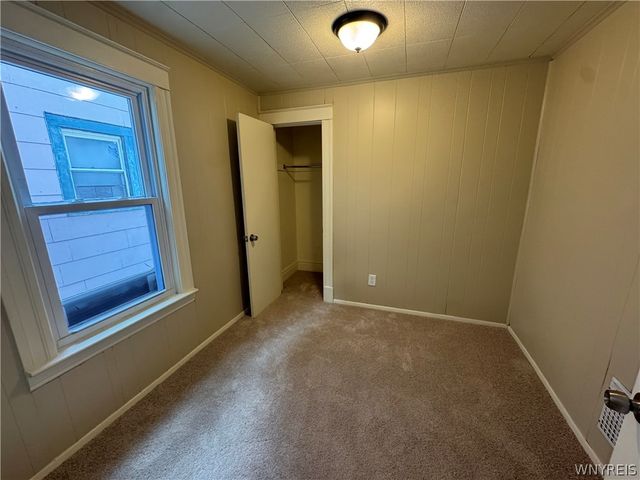 2205 La Salle Avenue, Niagara Falls, NY 14301