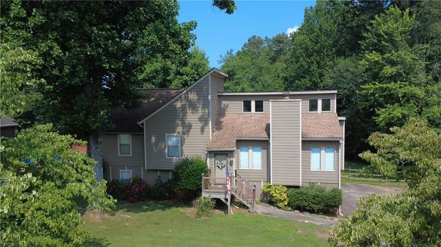 4781 Silverberry Lane NW, Acworth, GA 30102