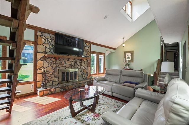 4781 Silverberry Lane NW, Acworth, GA 30102