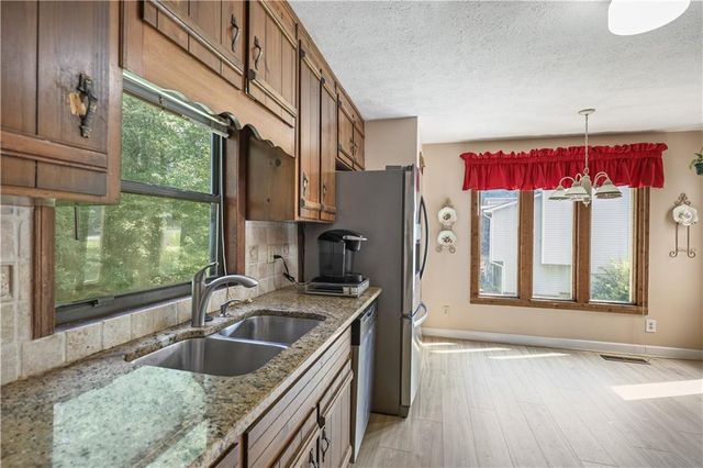 4781 Silverberry Lane NW, Acworth, GA 30102