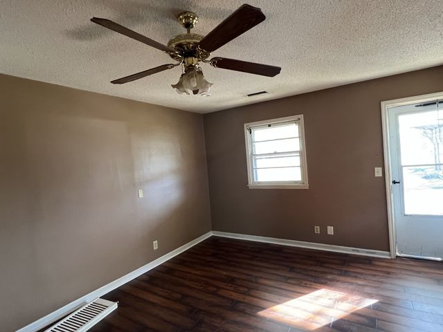 401 Hillcrest Rd, Manchester, TN 37355