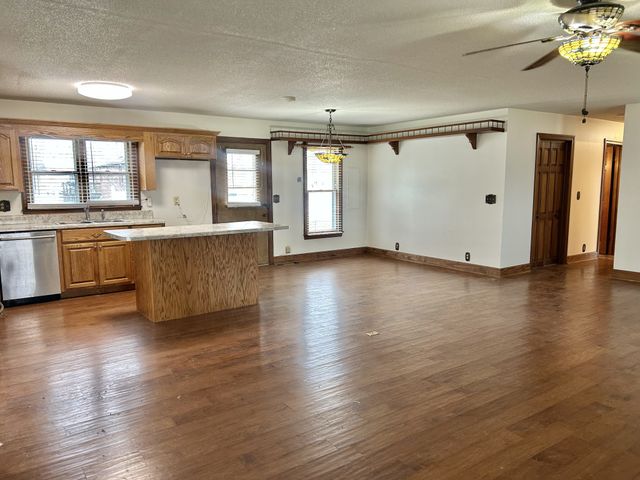 401 Hillcrest Rd, Manchester, TN 37355