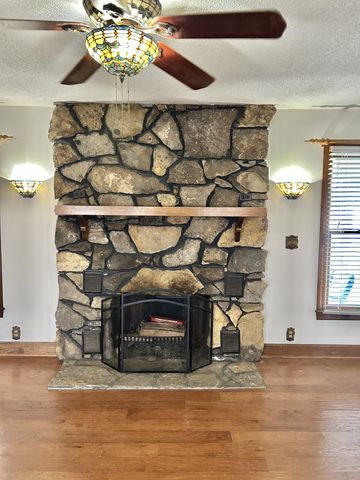 401 Hillcrest Rd, Manchester, TN 37355
