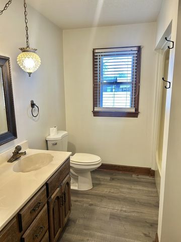 401 Hillcrest Rd, Manchester, TN 37355