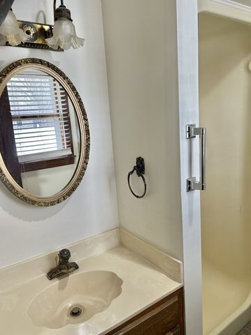 401 Hillcrest Rd, Manchester, TN 37355