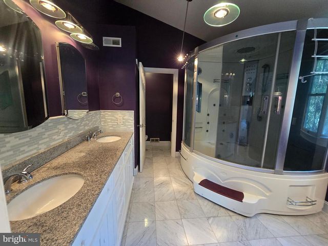 1 RADCLIFF CT, Sicklerville, NJ 08081