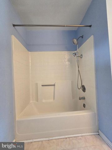 1 RADCLIFF CT, Sicklerville, NJ 08081