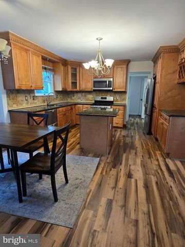 1 RADCLIFF CT, Sicklerville, NJ 08081