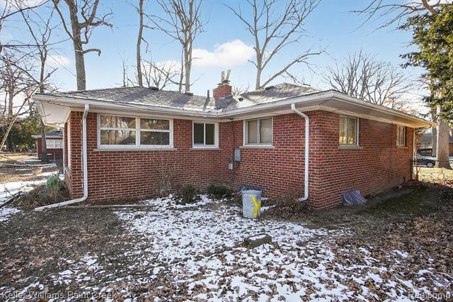 19342 Nadol Drive, Southfield, MI 48075