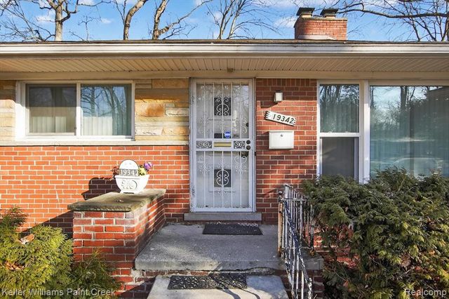 19342 Nadol Drive, Southfield, MI 48075