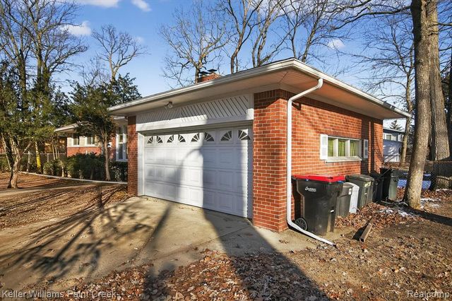 19342 Nadol Drive, Southfield, MI 48075