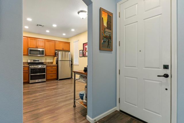 233 Gold King Dr, Valley Springs, CA 95252