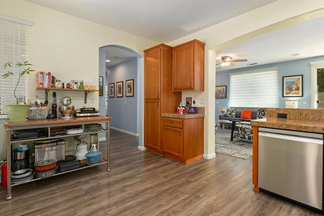 233 Gold King Dr, Valley Springs, CA 95252