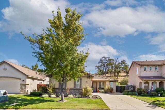 233 Gold King Dr, Valley Springs, CA 95252