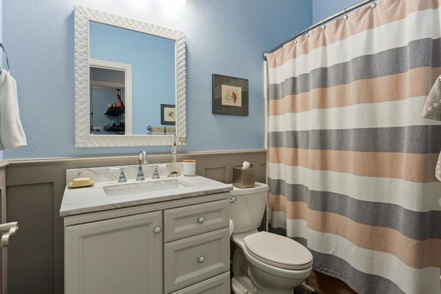 233 Gold King Dr, Valley Springs, CA 95252