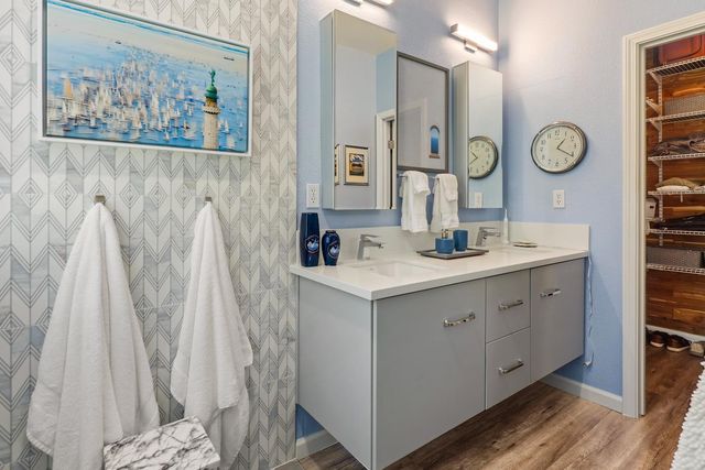 233 Gold King Dr, Valley Springs, CA 95252