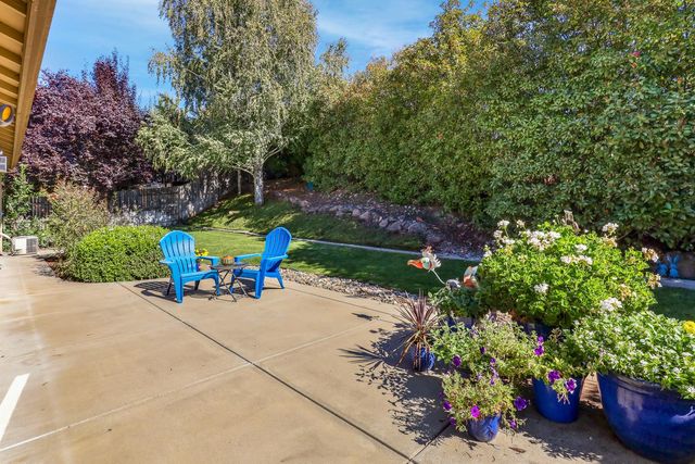 233 Gold King Dr, Valley Springs, CA 95252