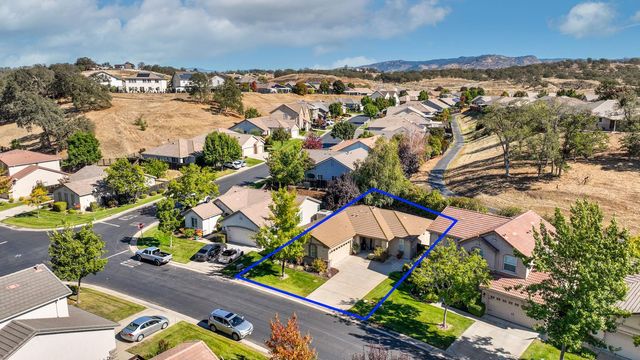 233 Gold King Dr, Valley Springs, CA 95252