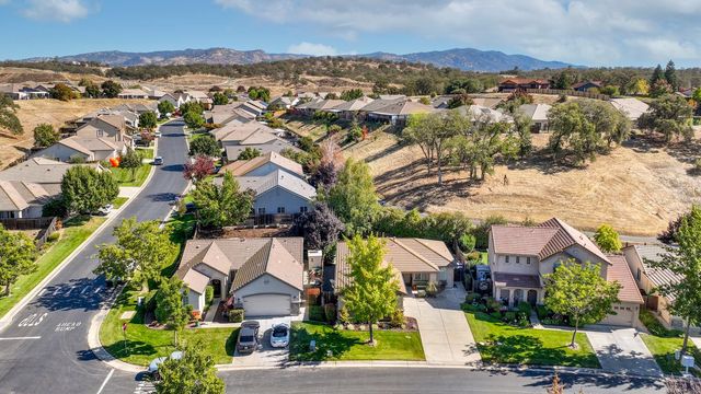233 Gold King Dr, Valley Springs, CA 95252