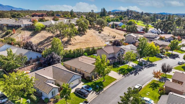 233 Gold King Dr, Valley Springs, CA 95252