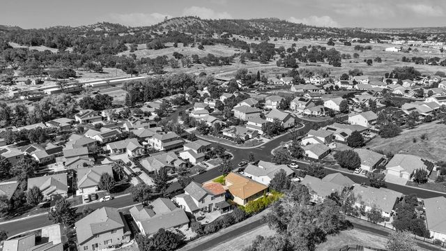 233 Gold King Dr, Valley Springs, CA 95252