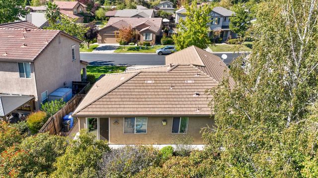 233 Gold King Dr, Valley Springs, CA 95252