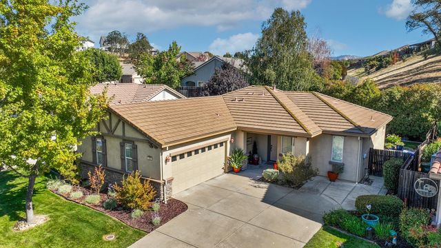 233 Gold King Dr, Valley Springs, CA 95252
