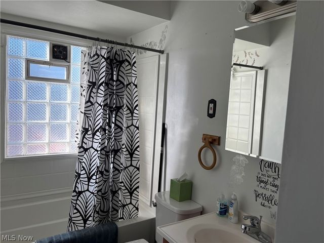 15304 Harvard Avenue, Cleveland, OH 44128