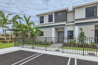 445 NE 1st Dr 445, Florida City, FL 33034