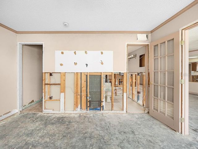 34 SEASIDE COURT, Holmes Beach, FL 34217