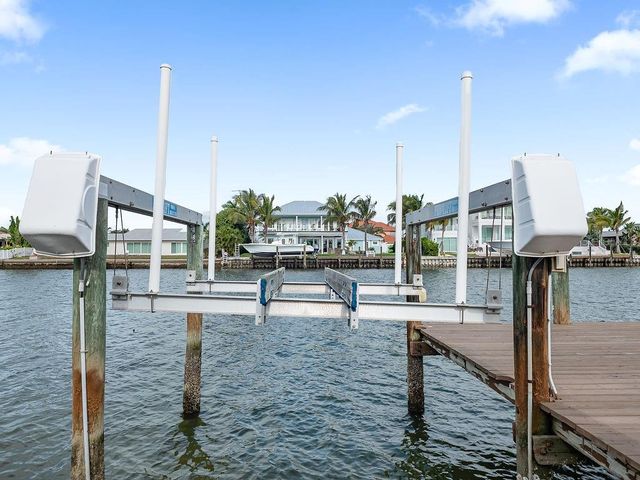 34 SEASIDE COURT, Holmes Beach, FL 34217
