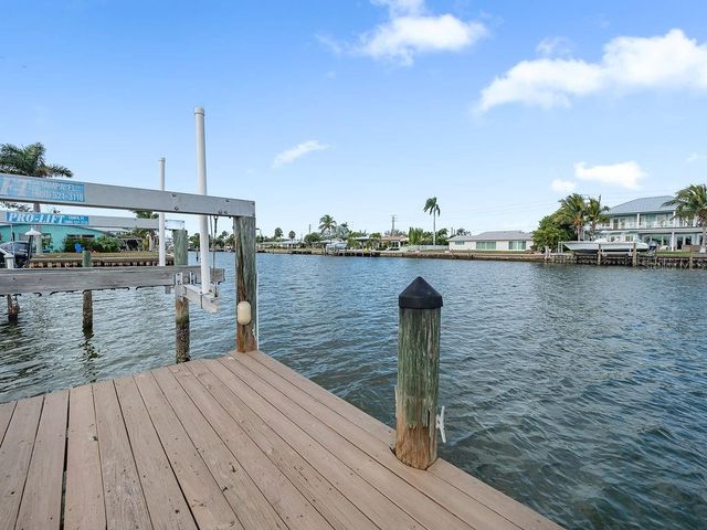 34 SEASIDE COURT, Holmes Beach, FL 34217