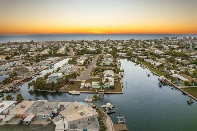 34 SEASIDE COURT, Holmes Beach, FL 34217