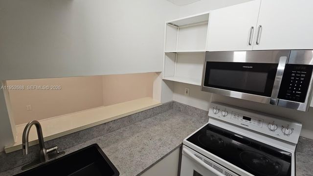 5720 SW 5th St 3, Miami, FL 33144