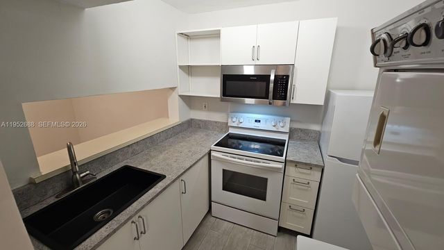 5720 SW 5th St 3, Miami, FL 33144