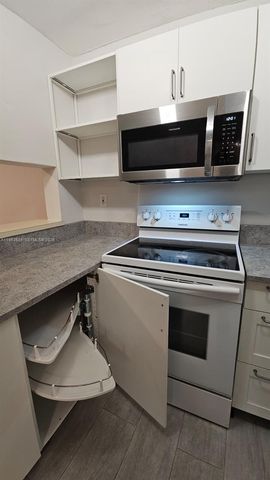 5720 SW 5th St 3, Miami, FL 33144