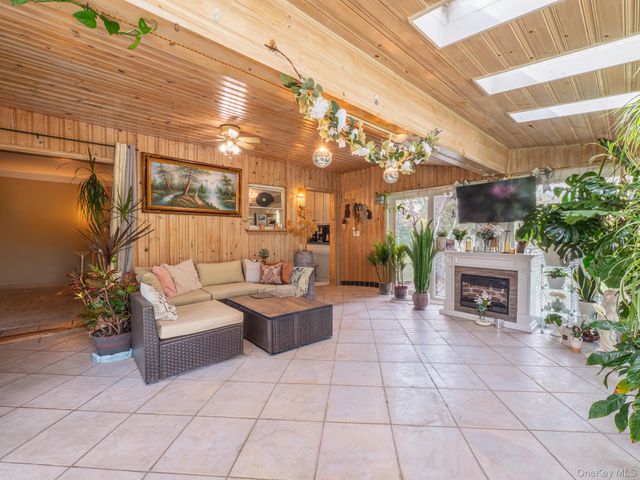 19 Milford Drive, Central Islip, NY 11722