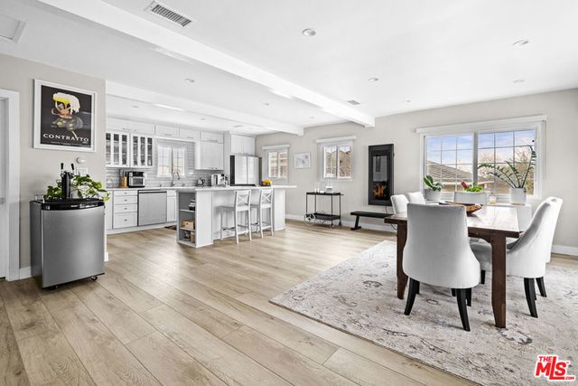 7520 Earldom Avenue, Playa Del Rey, CA 90293