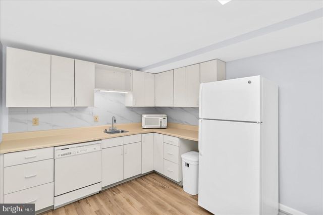 1000 LAKEVIEW LN, Annapolis, MD 21409