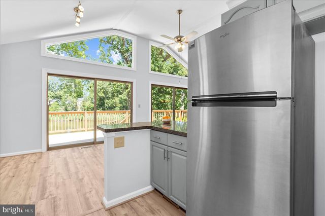 1000 LAKEVIEW LN, Annapolis, MD 21409