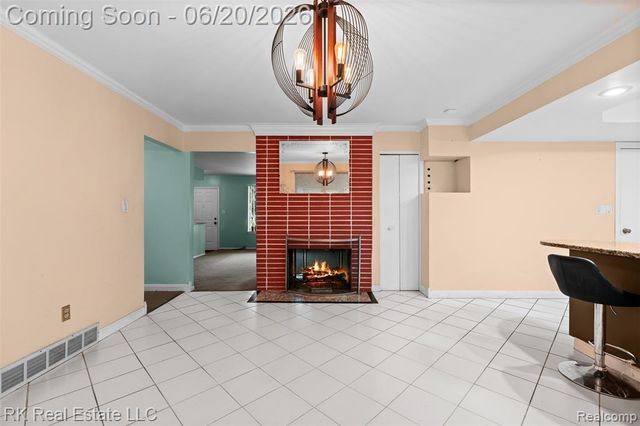 28987 James Drive, Warren, MI 48092