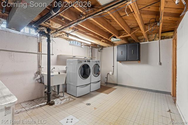 28987 James Drive, Warren, MI 48092