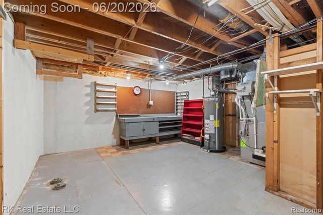 28987 James Drive, Warren, MI 48092