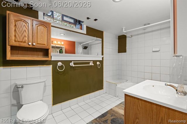 28987 James Drive, Warren, MI 48092