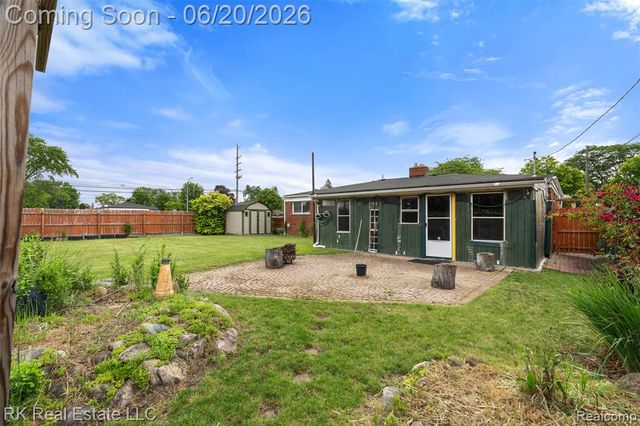 28987 James Drive, Warren, MI 48092