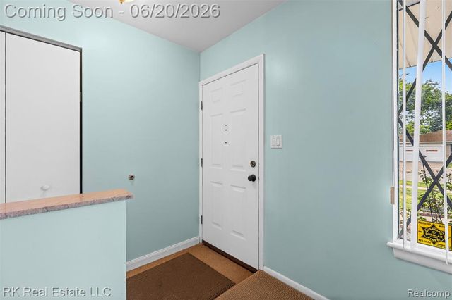 28987 James Drive, Warren, MI 48092