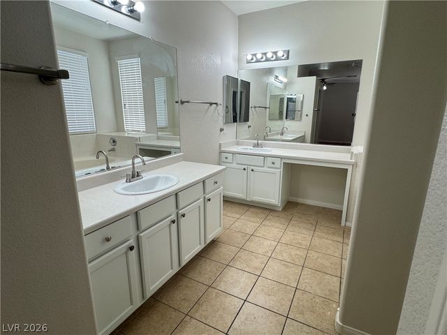 9071 IRON CROW Avenue, Las Vegas, NV 89147